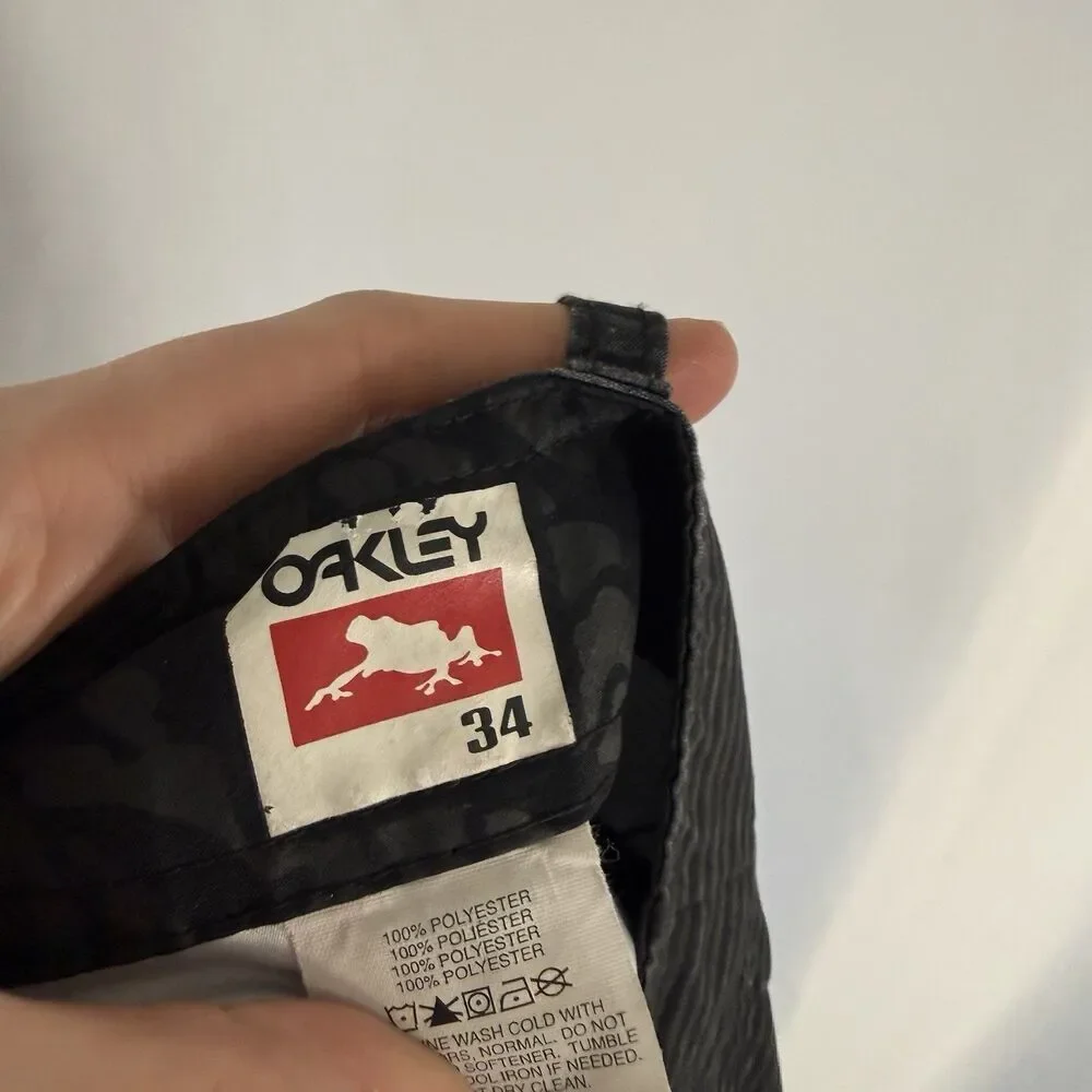 Oakley Hybrid Swim Shorts Men's 34 Black Grey Striped Cargo Pocket Snap Button
